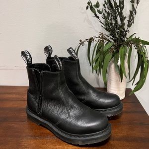 Dr. Martens 2976 women leather zipper Chelsea boots size 7